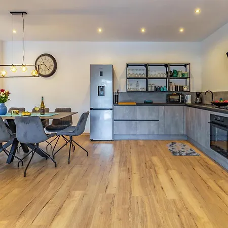 Apartment Gorgeous In Labin With Wifi *
