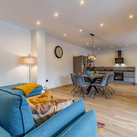 Apartment Gorgeous In Labin With Wifi *