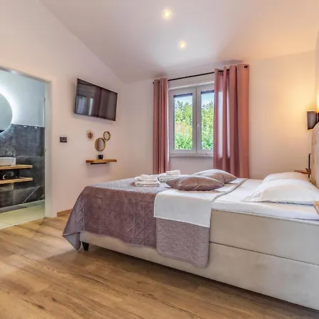 Gorgeous In With Wifi Apartman Labin